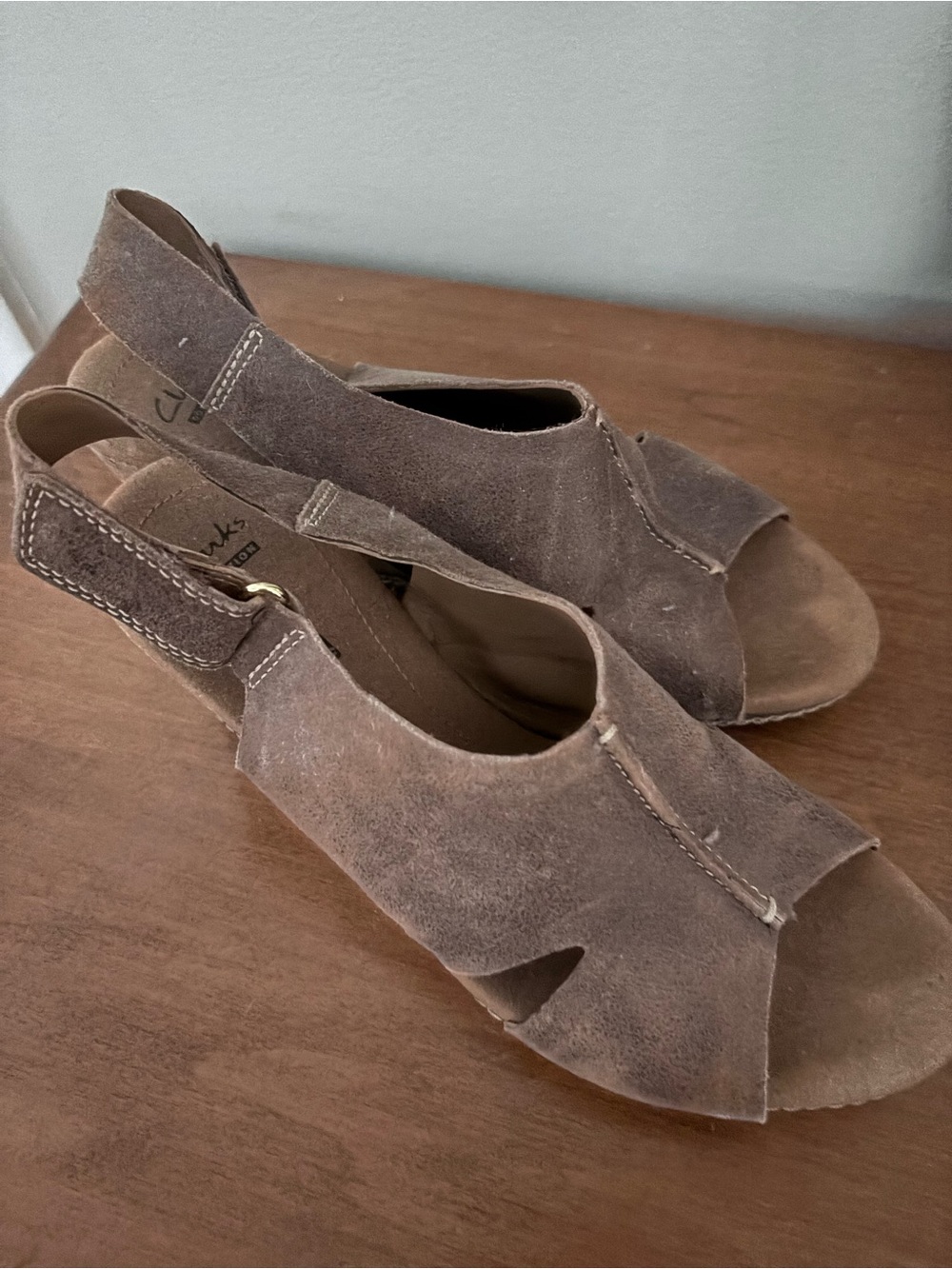 Clark’s size 8 Wedge Sandals